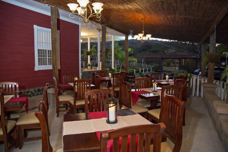 Hotel Hacienda El Rodeo Vueltas エクステリア 写真