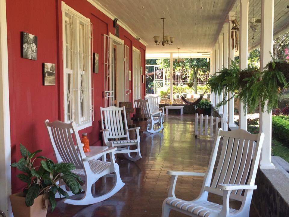 Hotel Hacienda El Rodeo Vueltas エクステリア 写真