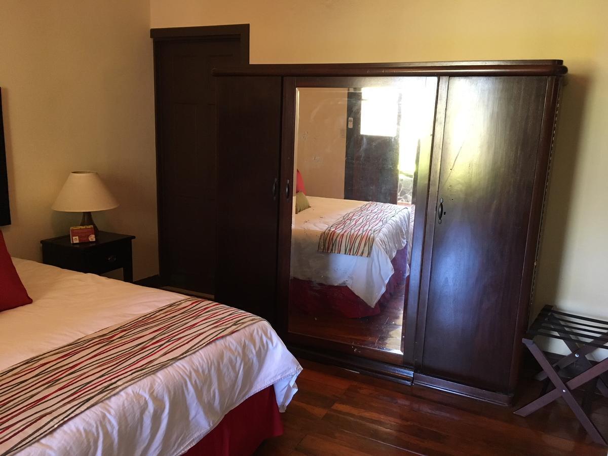 Hotel Hacienda El Rodeo Vueltas エクステリア 写真
